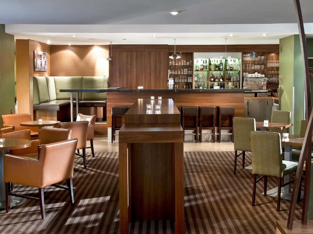 Restaurant and Bar